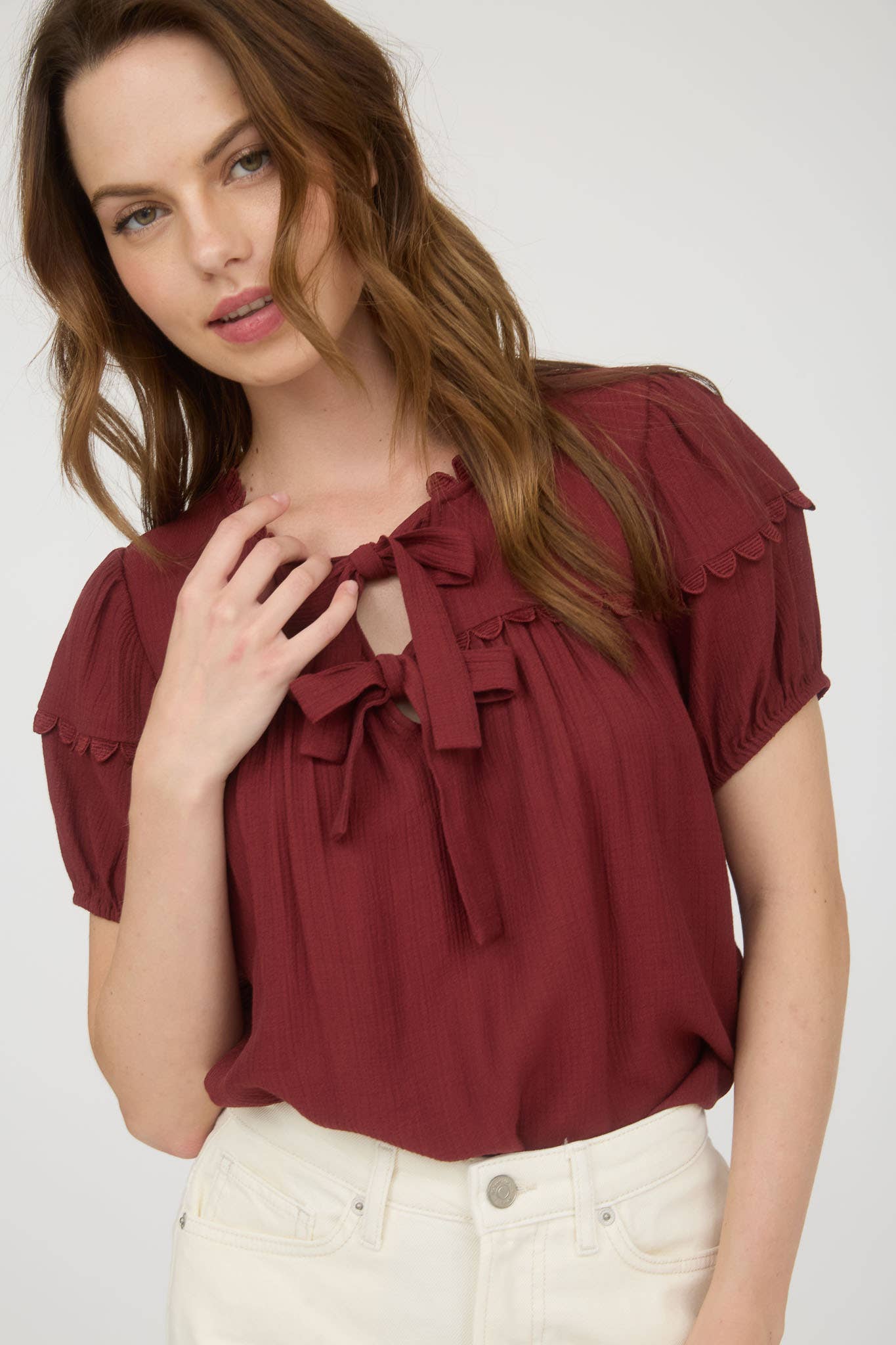 SCALLOP TRIM FRONT TIE DETAIL PUFF SLEEVE TOP