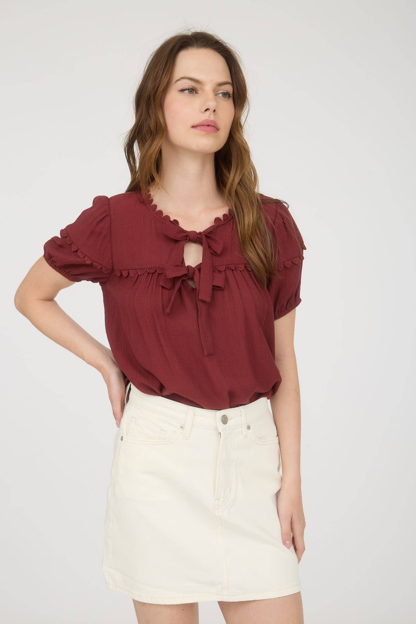 SCALLOP TRIM FRONT TIE DETAIL PUFF SLEEVE TOP