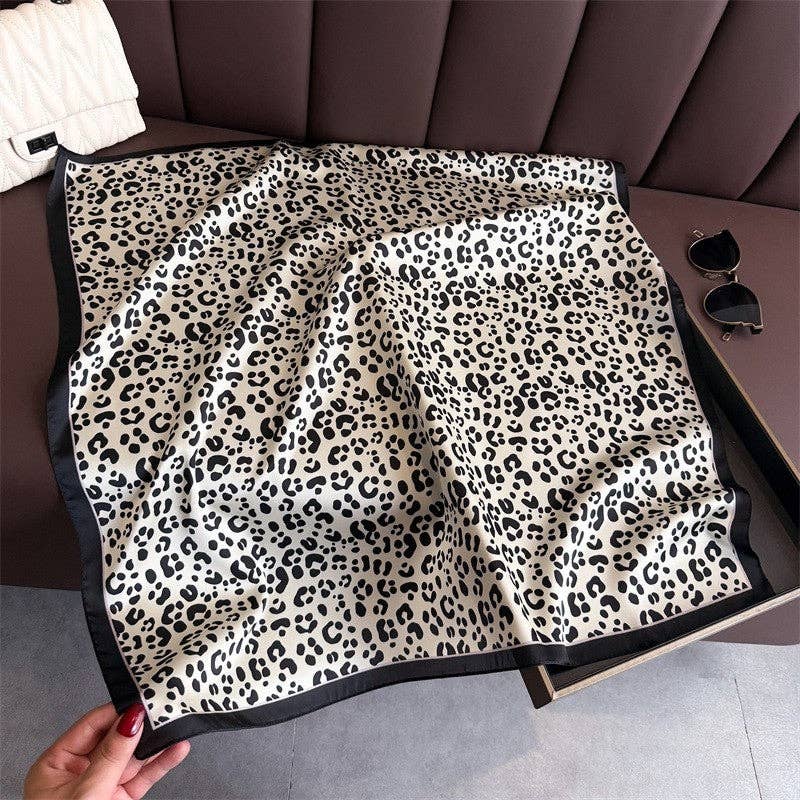 Fashionable Leopard Print Scarf