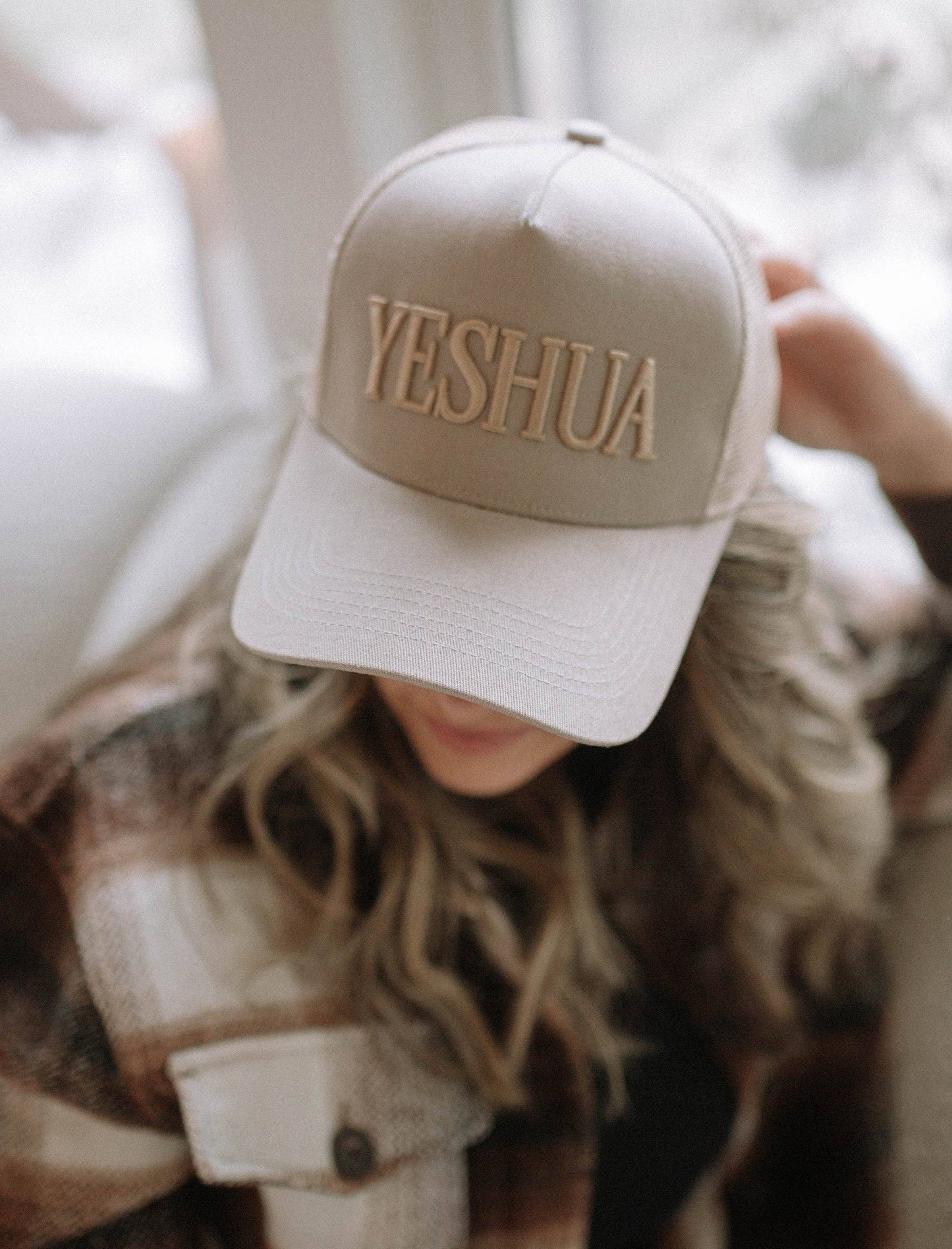 Yeshua-Hat
