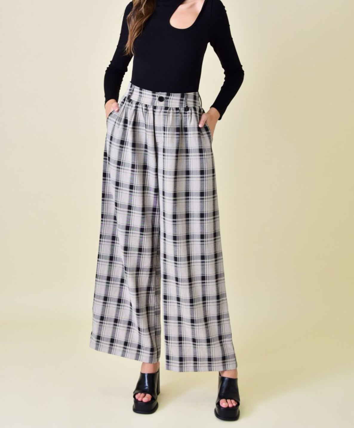 High Rise Ruched Waist Wide Leg Trouser / Black Multi Plaid