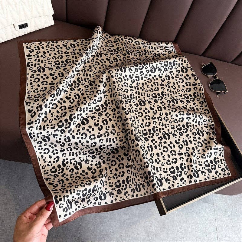 Fashionable Leopard Print Scarf