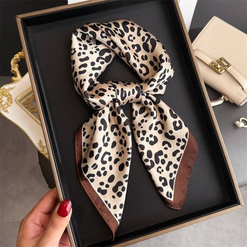 Fashionable Leopard Print Scarf
