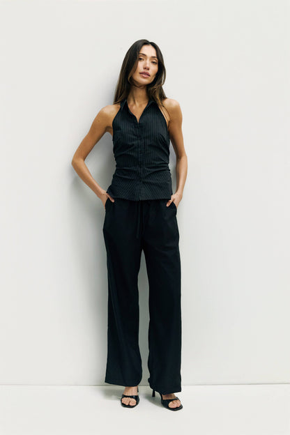 Sleeveless Collared Blouse