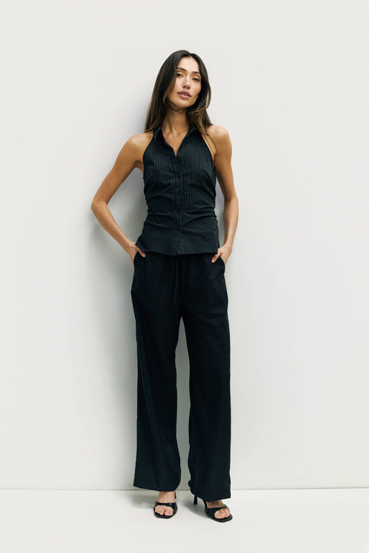 Sleeveless Collared Blouse