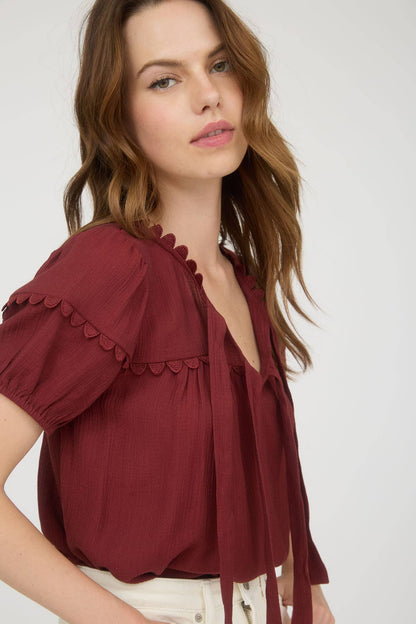 SCALLOP TRIM FRONT TIE DETAIL PUFF SLEEVE TOP