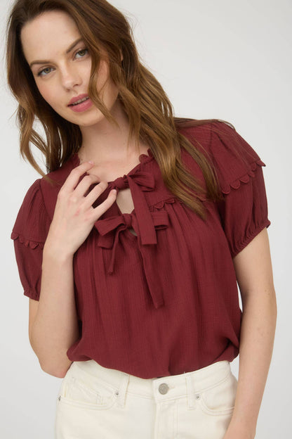 SCALLOP TRIM FRONT TIE DETAIL PUFF SLEEVE TOP