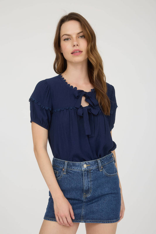 SCALLOP TRIM FRONT TIE DETAIL PUFF SLEEVE TOP: NAVY