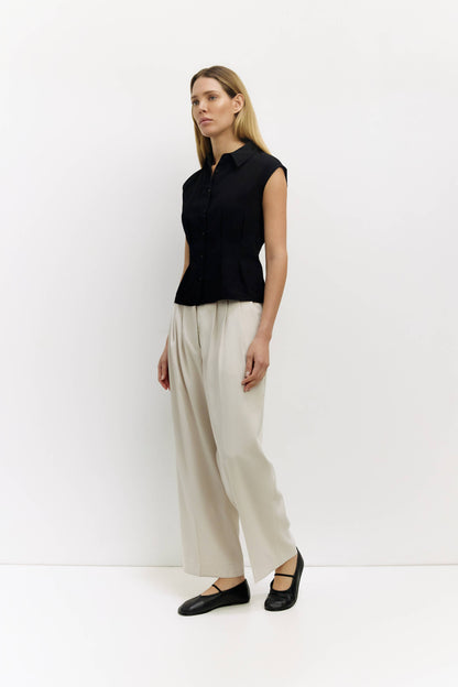 Gloria Black Sleeveless Collared Button-Down Top