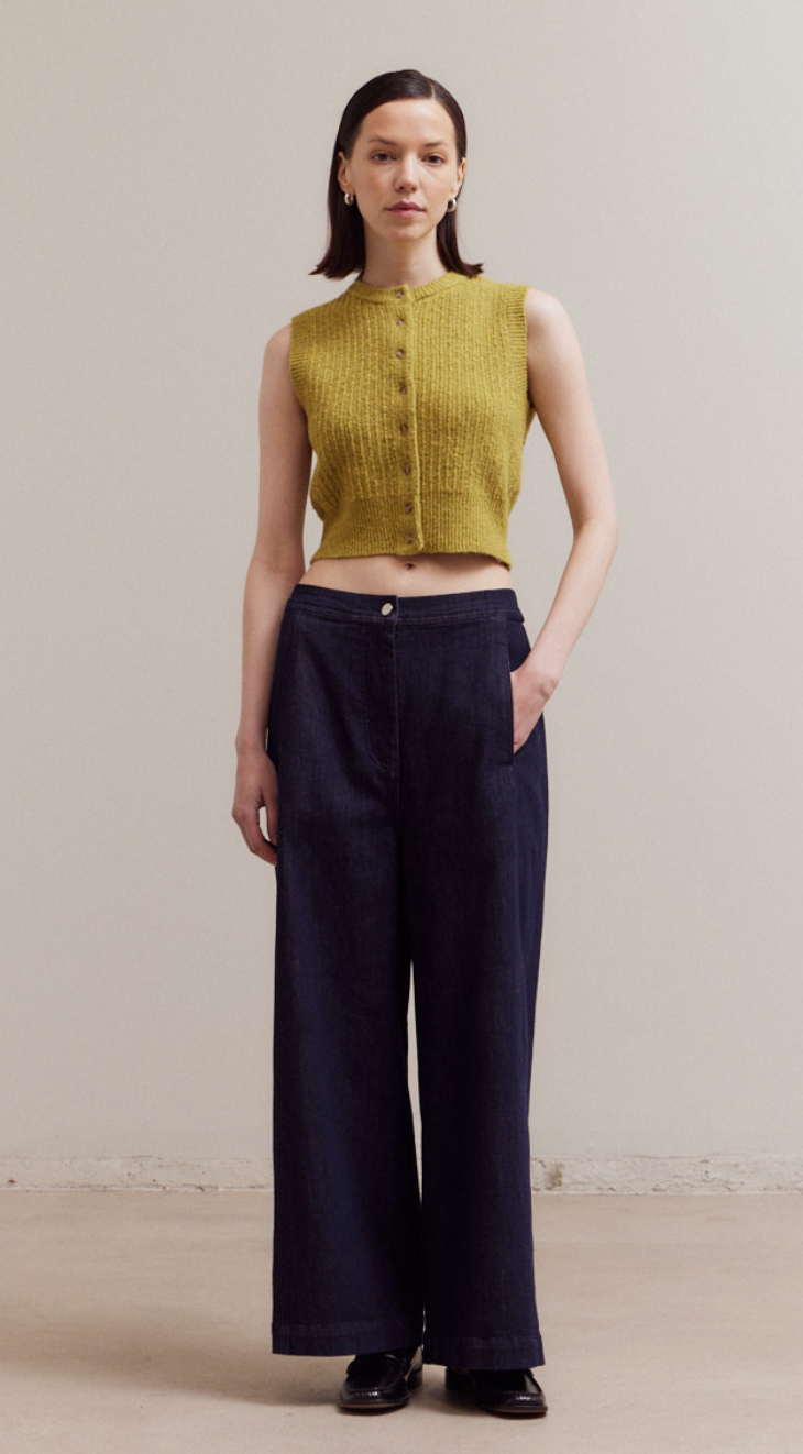 Fitted Sleeveless Sweater