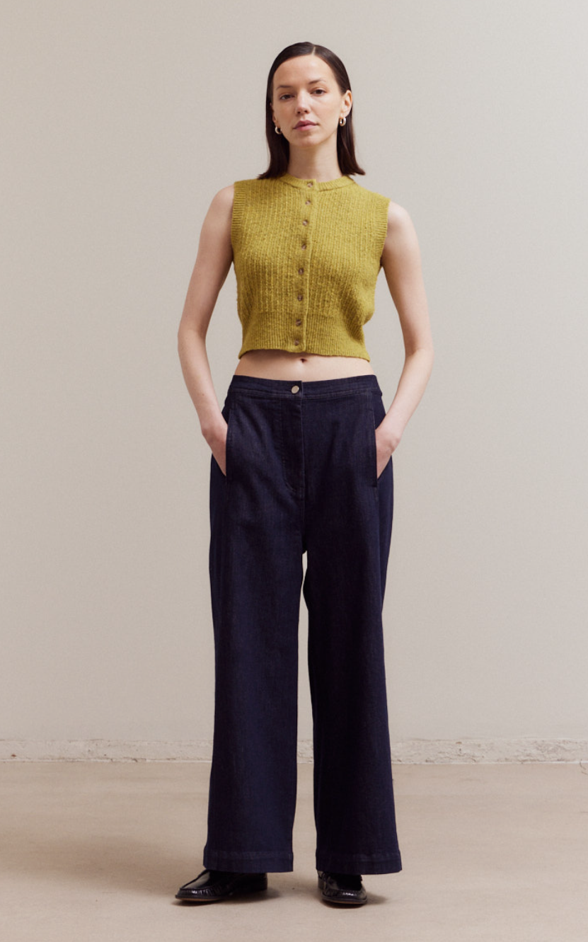 Fitted Sleeveless Sweater