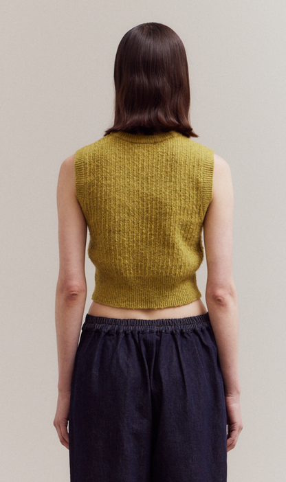 Fitted Sleeveless Sweater