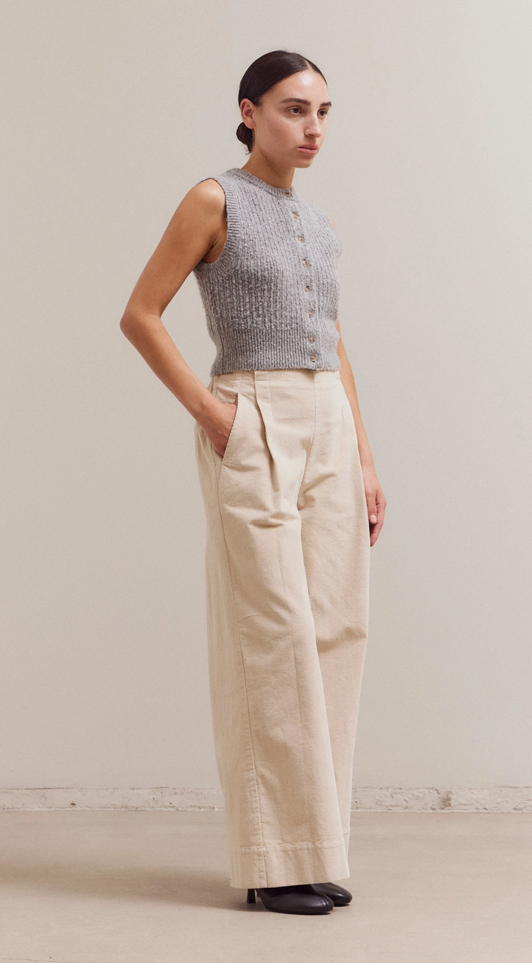 Fitted Sleeveless Sweater