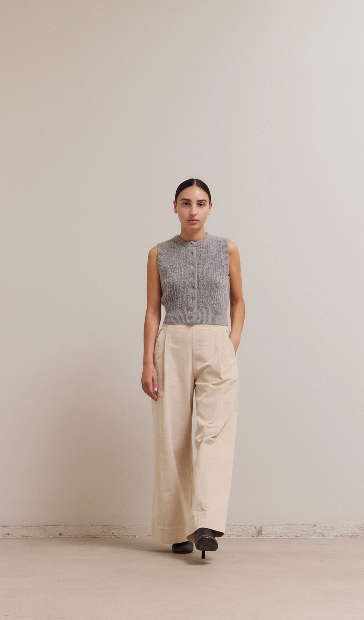 Fitted Sleeveless Sweater