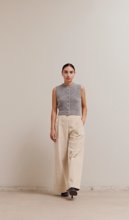 Fitted Sleeveless Sweater