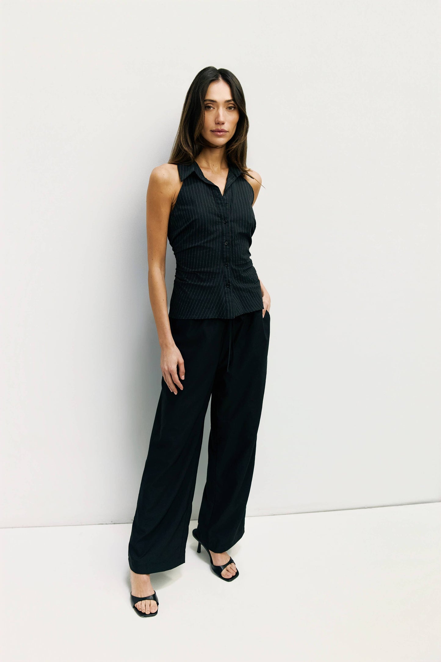 Sleeveless Collared Blouse