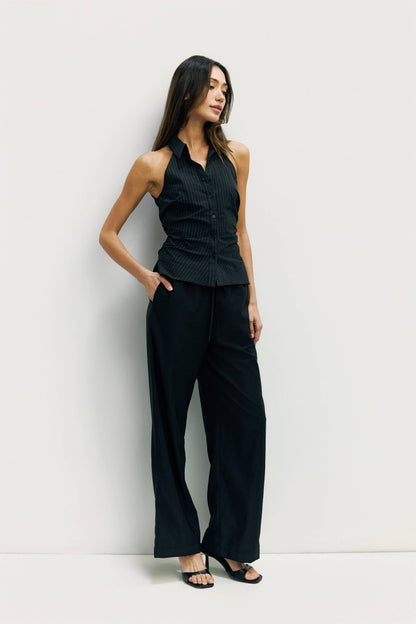 Sleeveless Collared Blouse